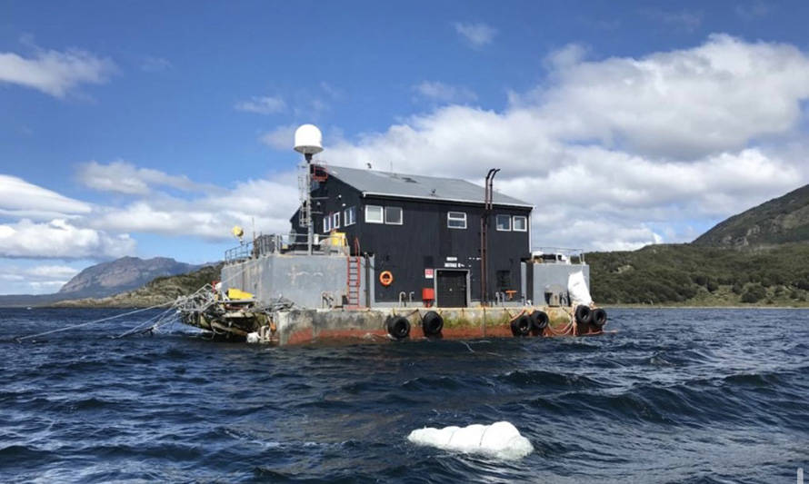 Magallanes: SMA ordena a Australis Mar limpiar y monitorear  zona donde se hundió pontón