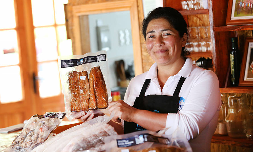 Pescadoras emprendedoras de Los Ríos avanzan en mejorar su competitividad