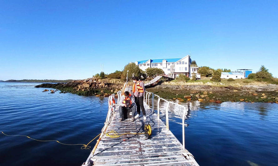 Jóvenes de Melinka se certifican como pilotos de vehículos de operación remota para acuicultura