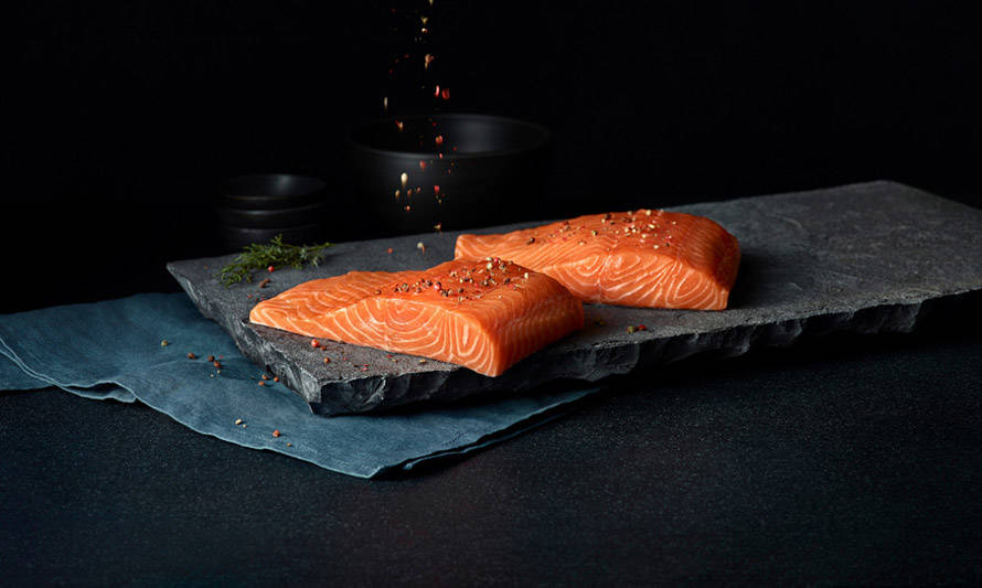 Mowi mejora sus resultados en el segundo trimestre gracias a fuerte aumento de precios del salmón