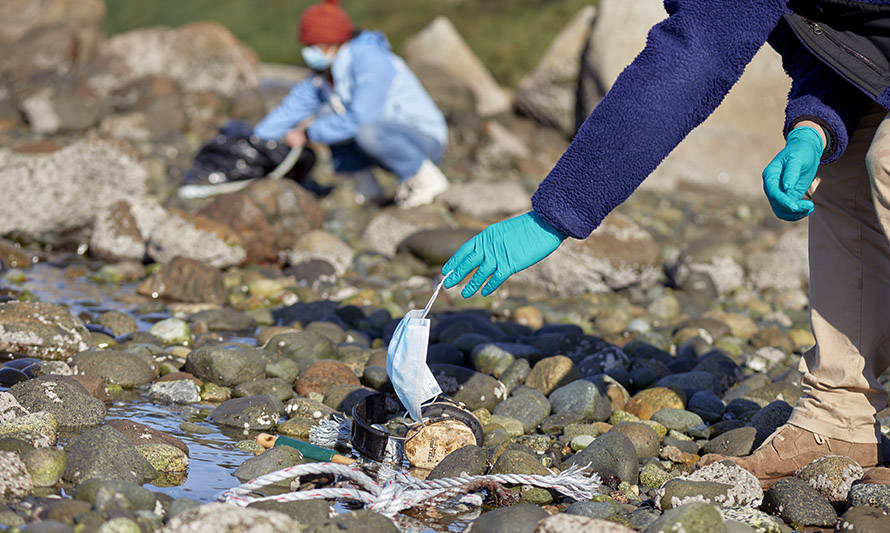 Programa de limpieza de playas del Consejo del Salmón recogió 63 toneladas de basura en el segundo trimestre