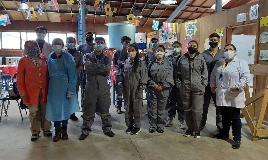SalmonChile y ONG Canales entregan certificaciones a más de 290 jóvenes capacitados