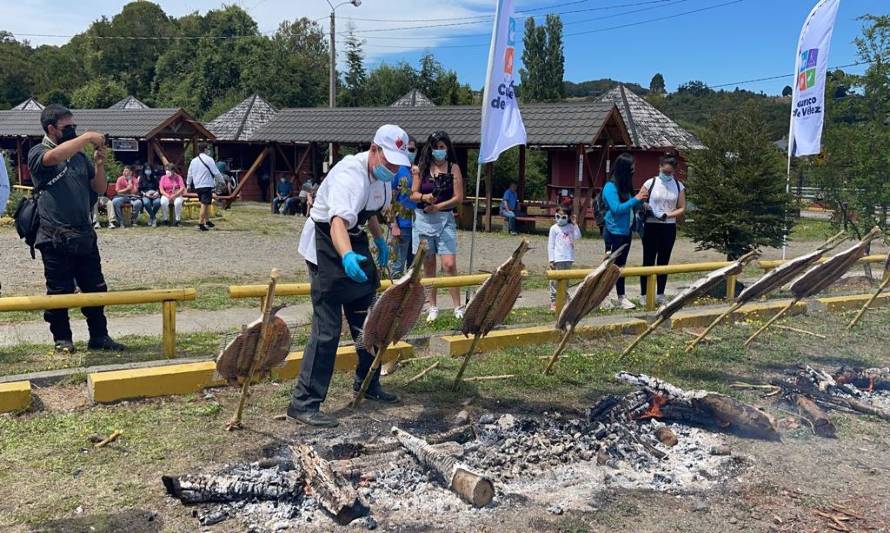 Iniciativa “Ruta del Salmón” finaliza en Curaco de Velvez con inédito cancato 