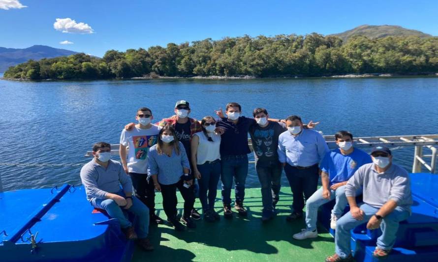 Profesionales de Blumar visitan centros de cultivo en Aysén 