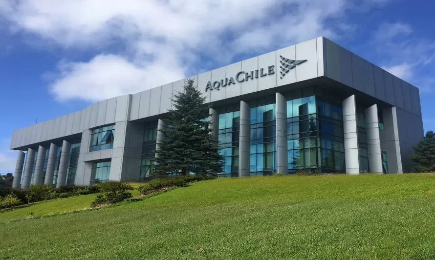 AquaChile lanza informes sobre su aporte laboral y económico
al país y a las regiones donde opera