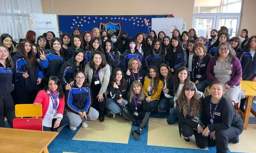 Jóvenes participaron en talleres de empoderamiento de Skretting e Inspiring Girls Chile 