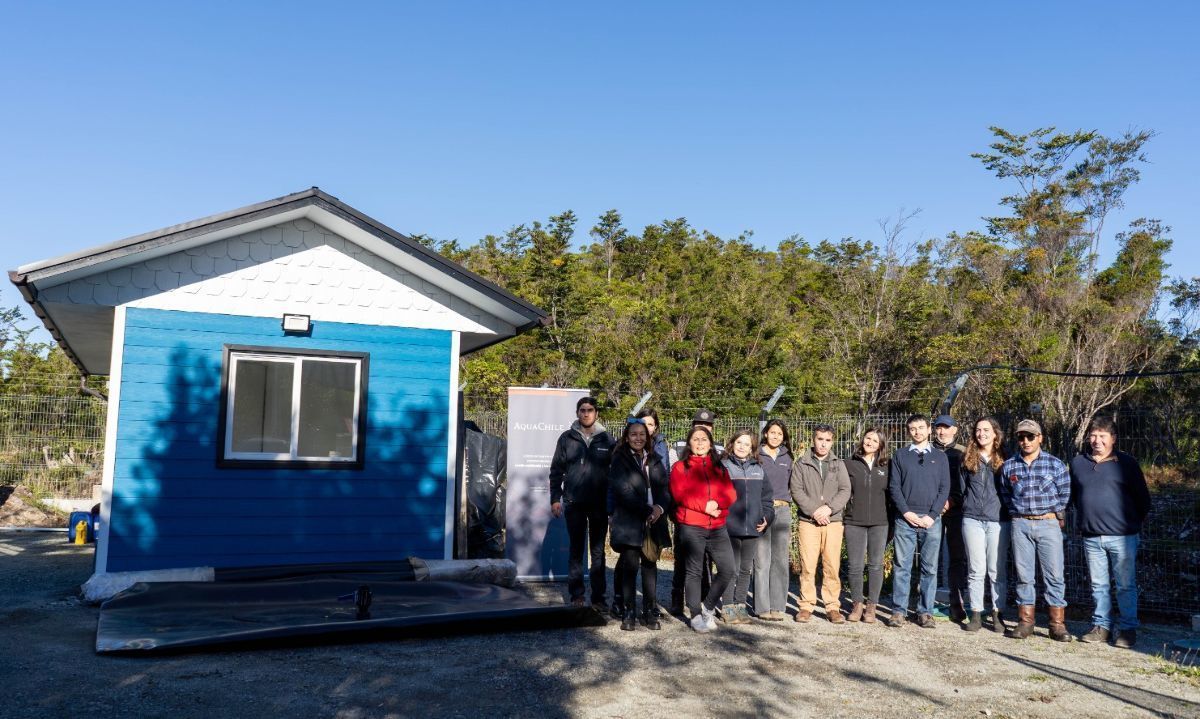 AquaChile entrega estanques flexibles al APR Islas Huichas